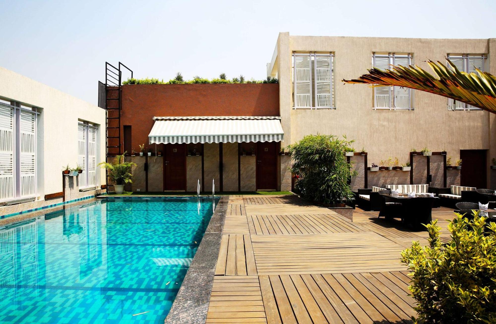 Golden Tulip Vasundhara Hotel y Suites Ghaziabad Exterior foto