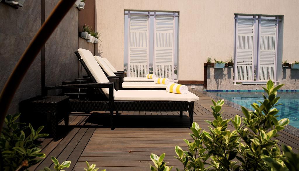 Golden Tulip Vasundhara Hotel y Suites Ghaziabad Exterior foto