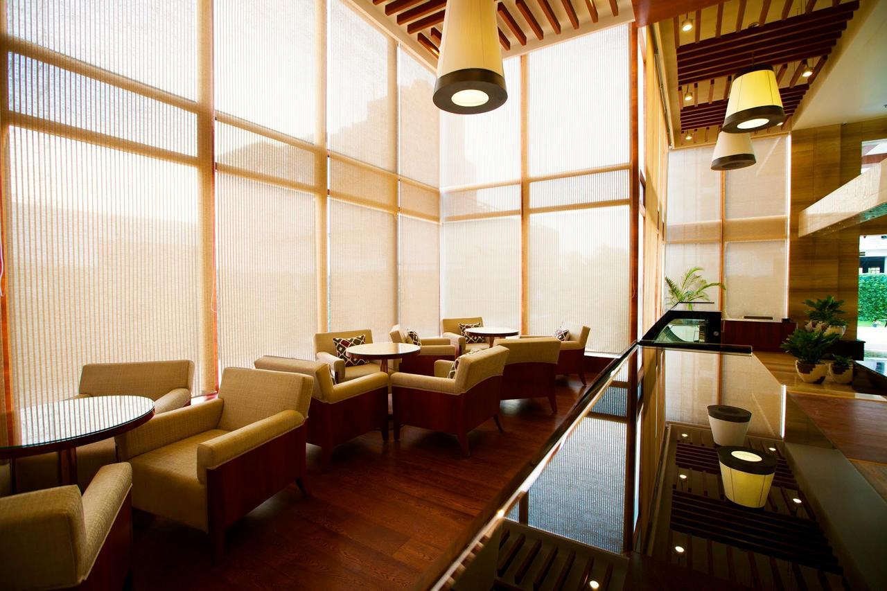 Golden Tulip Vasundhara Hotel y Suites Ghaziabad Exterior foto