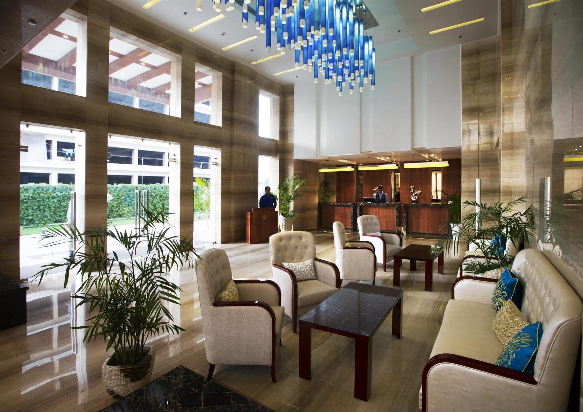 Golden Tulip Vasundhara Hotel y Suites Ghaziabad Exterior foto